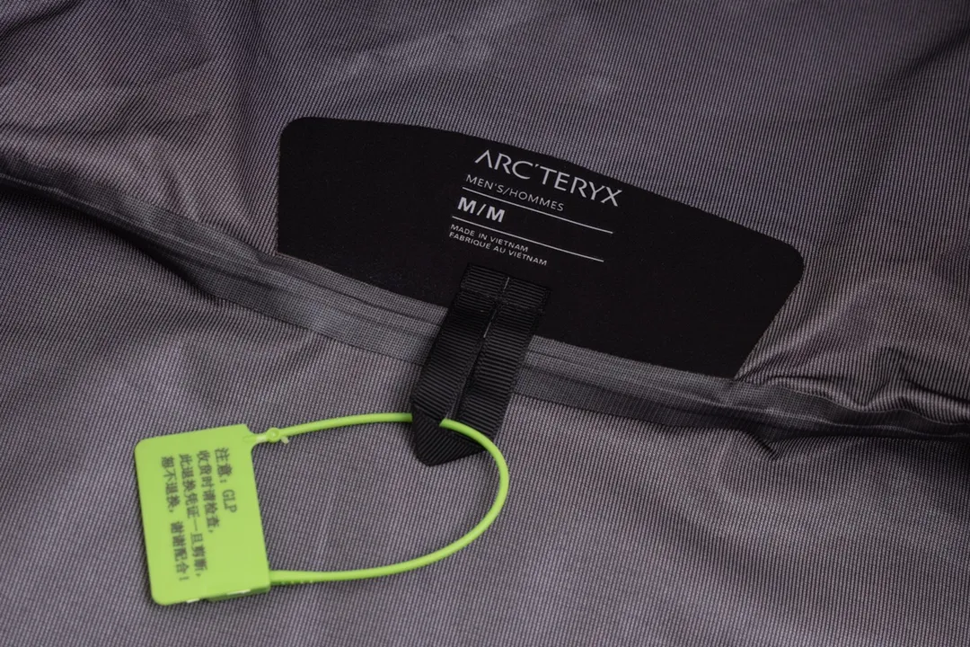 【 】 Hot Sale Arc'teryx Beta LT 26844 Gore-tex ， ， Factory ， ！ bluesign@ N 13LGORE-TEX ， Wear-Resistant， 、 Breathable， ， 20000 Breathable 10000 E 3D ， 3D ， ， ， Authentic YKK ， ， ， ， ， Factory ， ， ， ， 。 ， ， ，Lightweight ， Series ， Quality ！